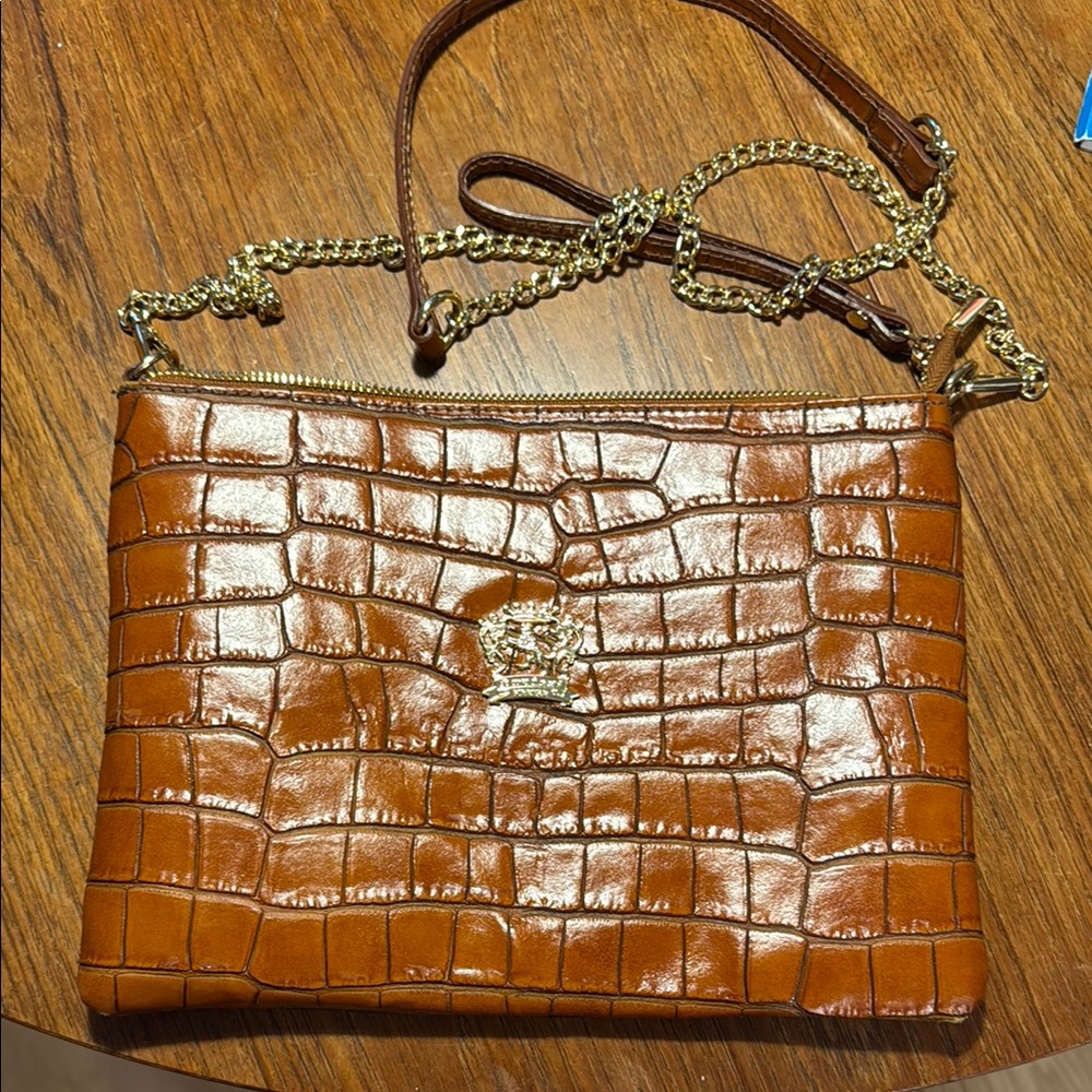 Pratesi Chic Brown Croc-Embossed Crossbody Bag with Chain Strap